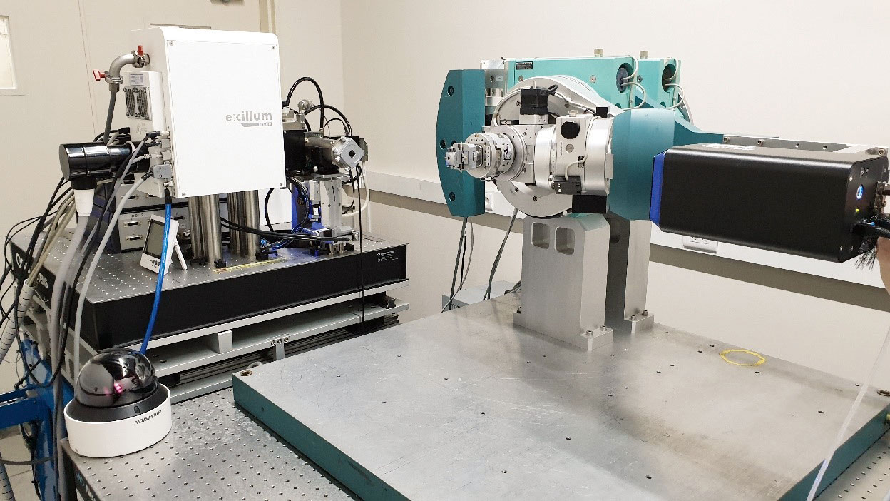 Figure 9. The high-brilliance x-ray diffractometer consisting of a metal-jet source and an image detector