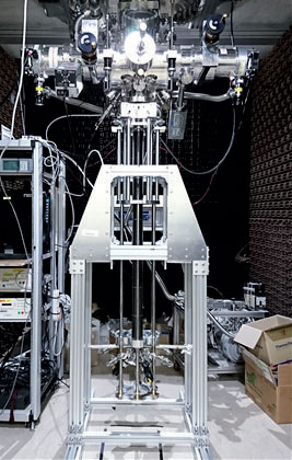 Figure 7. Vacuum Chamber and Manipulator